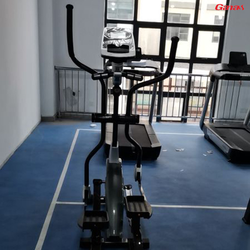 貴州懷仁學校健身房