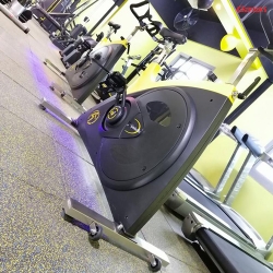 阿聯酋客戶健身房案例 國外客戶來中國采購泡芙视频免费观看网健身房器材