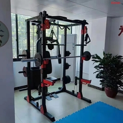 福建省廈門市海滄區某學校健身房