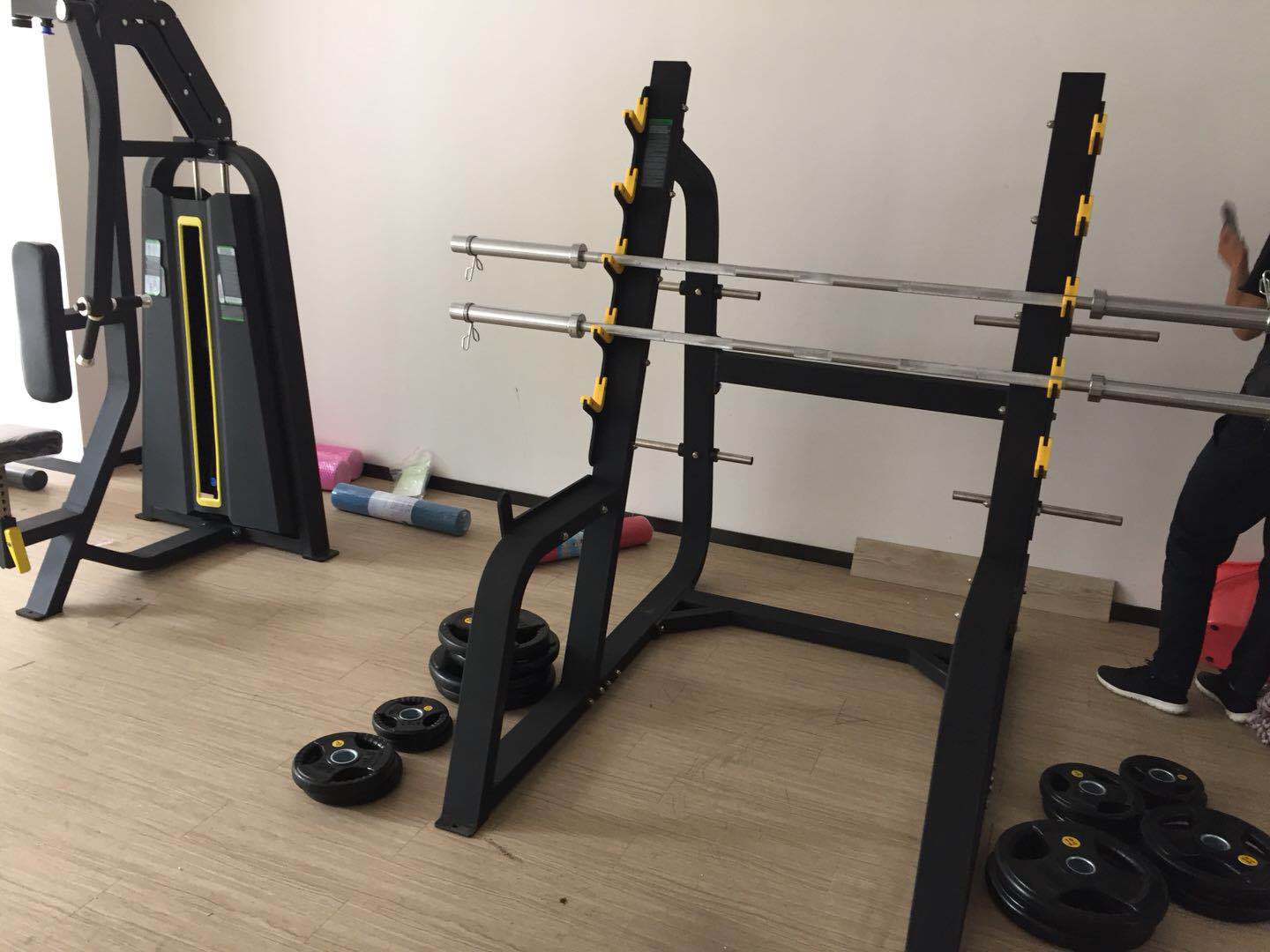 山東煙台牟平碧桂園酒店健身器材圖片 泡芙视频免费观看网健身房器材工廠直銷