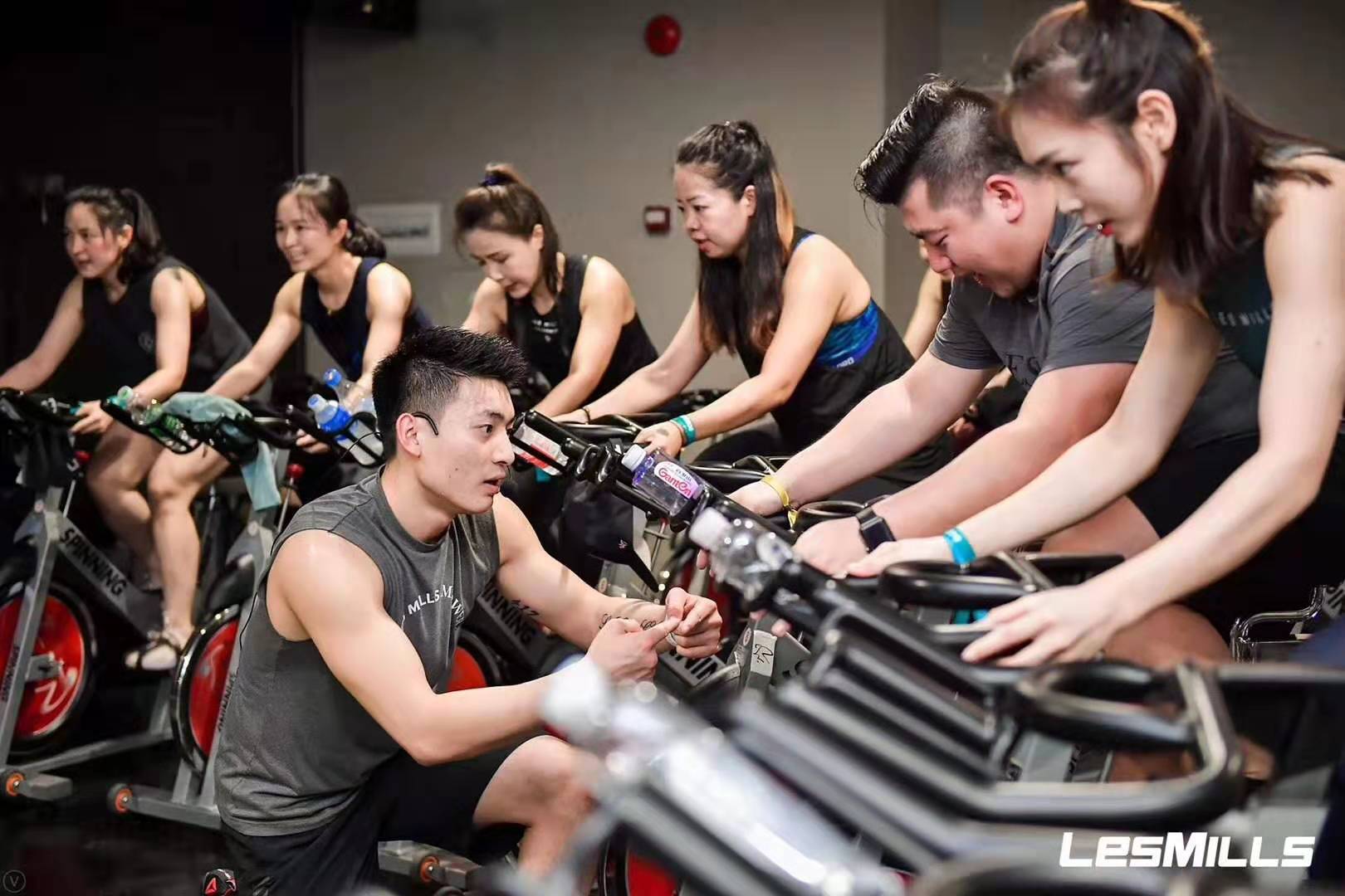 泡芙视频免费观看网健身器材廠家爆款動感單車震撼來襲！