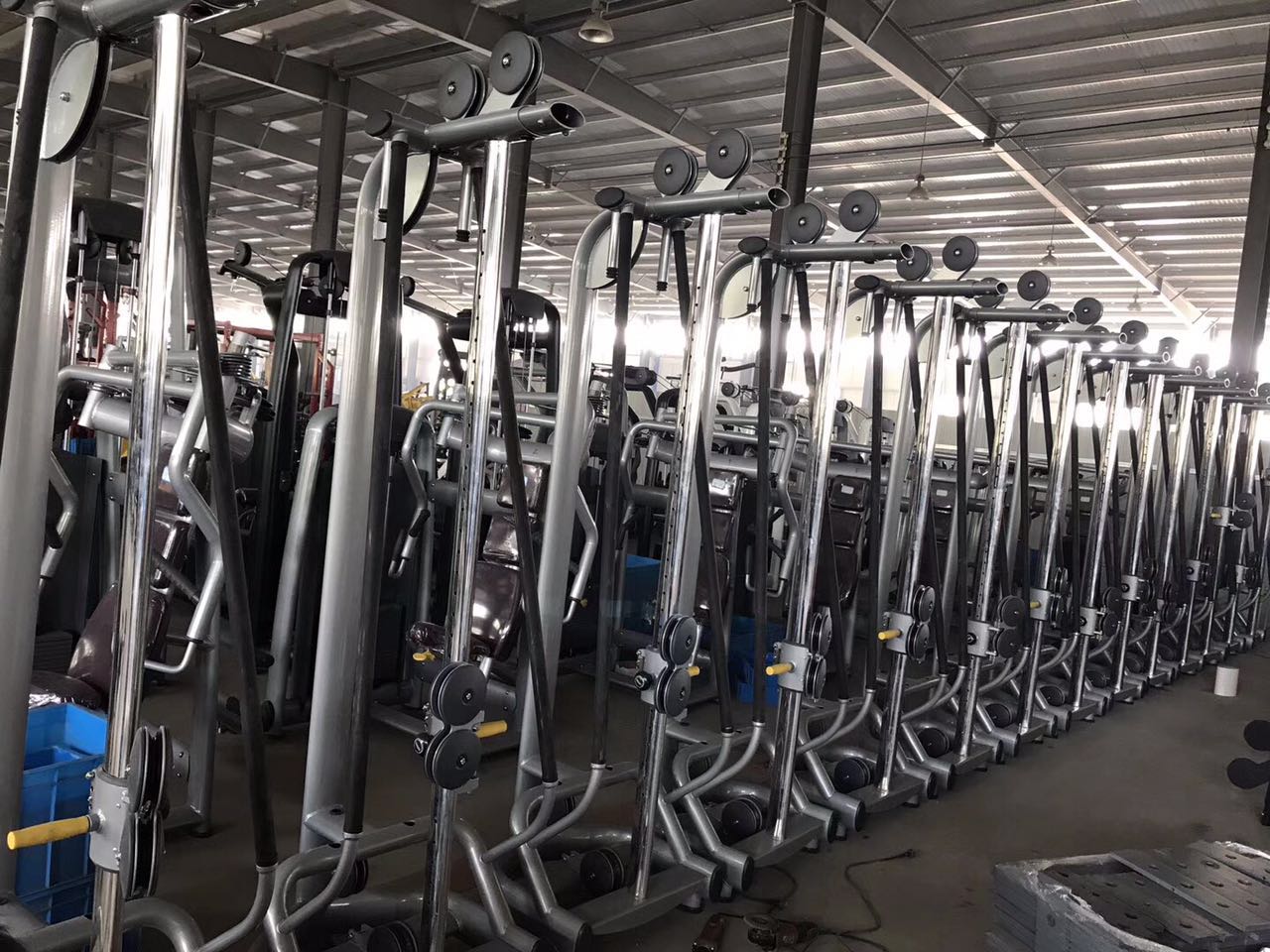 泡芙视频免费观看网健身器材廠家生產車間